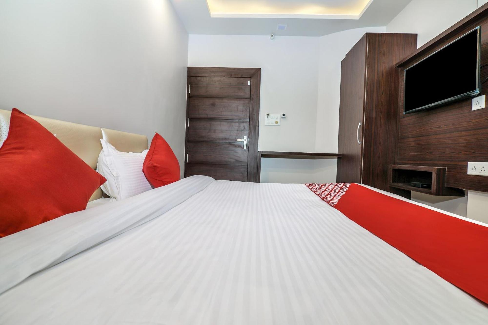 โอโย 15374 โฮเต็ล ปุษกร ตาลฮาติ Hotel อัจเมอร์ ภายนอก รูปภาพ